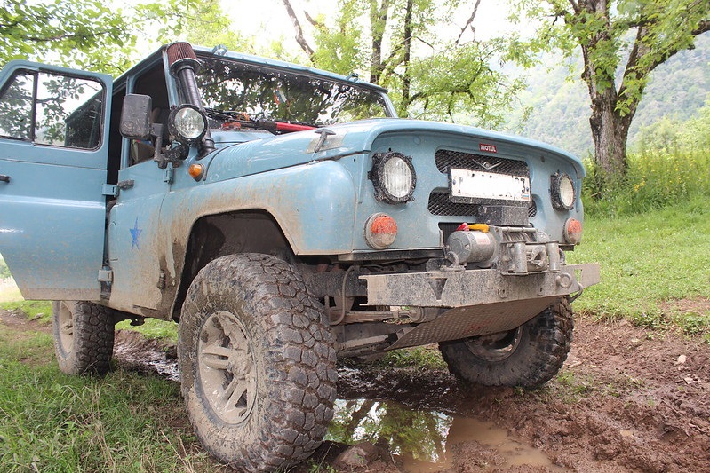 В Сочи сосед укатил со двора неработающий УАЗ и сдал на металлолом