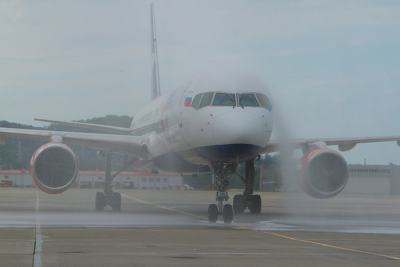 Ухабы хаба: шесть самолетов не смогли приземлиться в Сочи из-за тумана