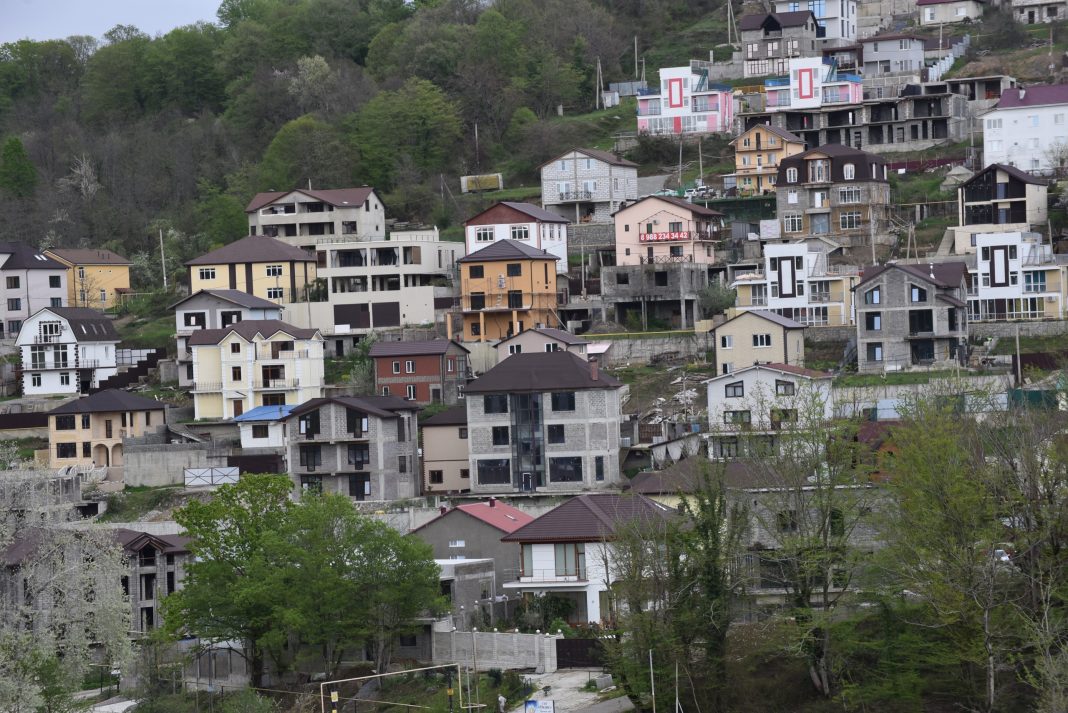 В Сириусе завели «дело» на застройщика, обвинив в мошенничестве