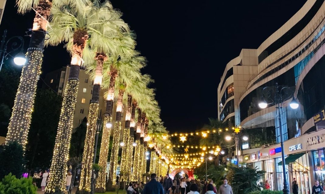 Названо число туристов, которые отдохнут в Сочи в майские праздники