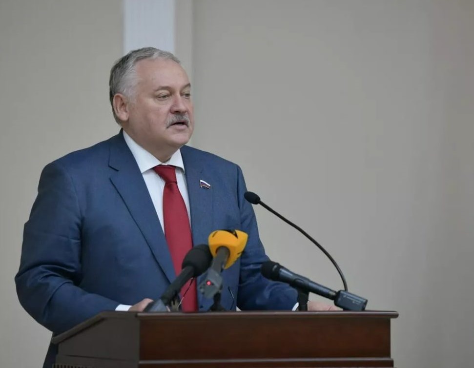 Константин Затулин поздравил коллектив гимназии №1 с 60-летием