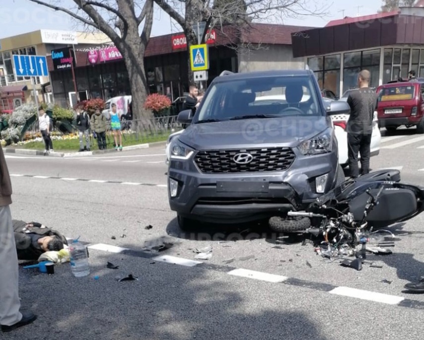 Отец пострадавшего в ДТП скутериста в Сочи ищет свидетелей
