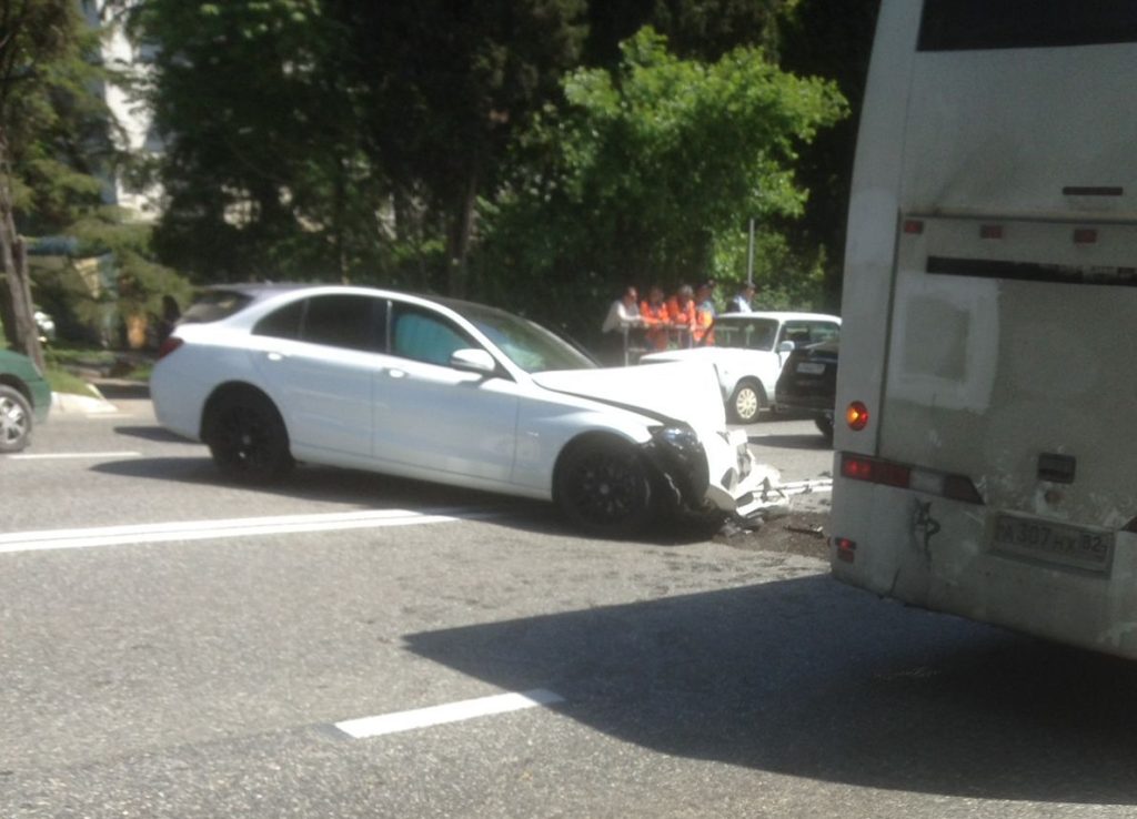 ДТП с автобусом спровоцировало адскую пробку в Сочи 1
