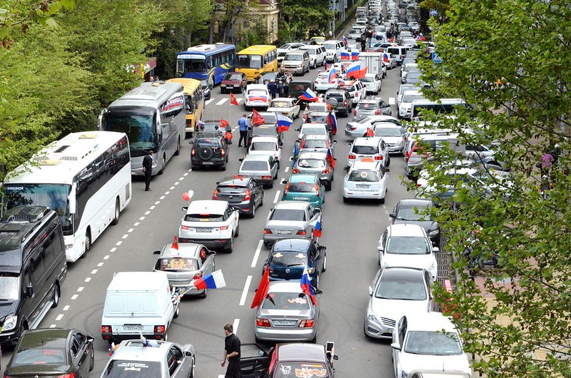 В Сочи изменят движение транспорта из-за шествия «Бессмертного полка»