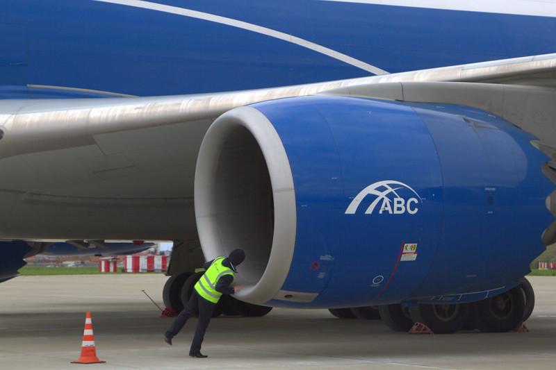«Перегрев»: рейс Москва-Сочи задержали из-за технических сбоев