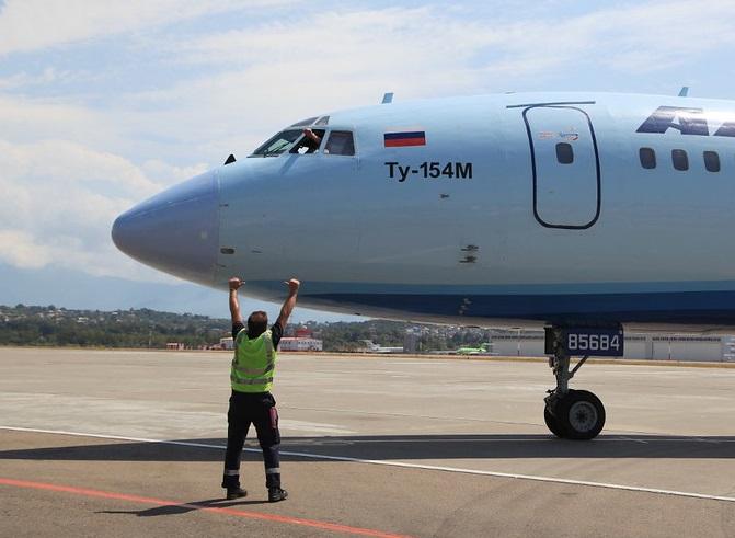 В Сочи дебошир не давал улететь самолёту