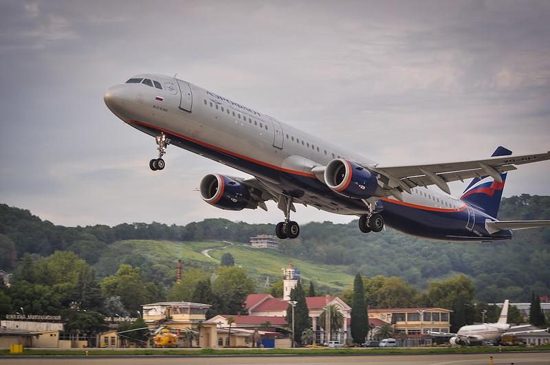 Режим закрытого неба на юге России вновь продлён