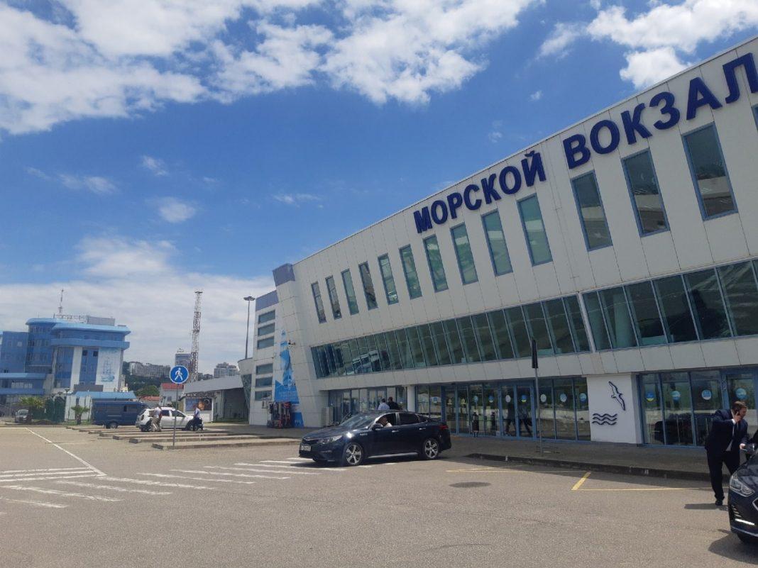 Кто ставит парому «палки в колёса»? В морпотру Сочи ждут сообщение с Турцией