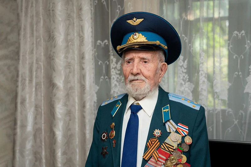 В Сочи поздравляют ветеранов с 77-й годовщиной Великой Победы 1