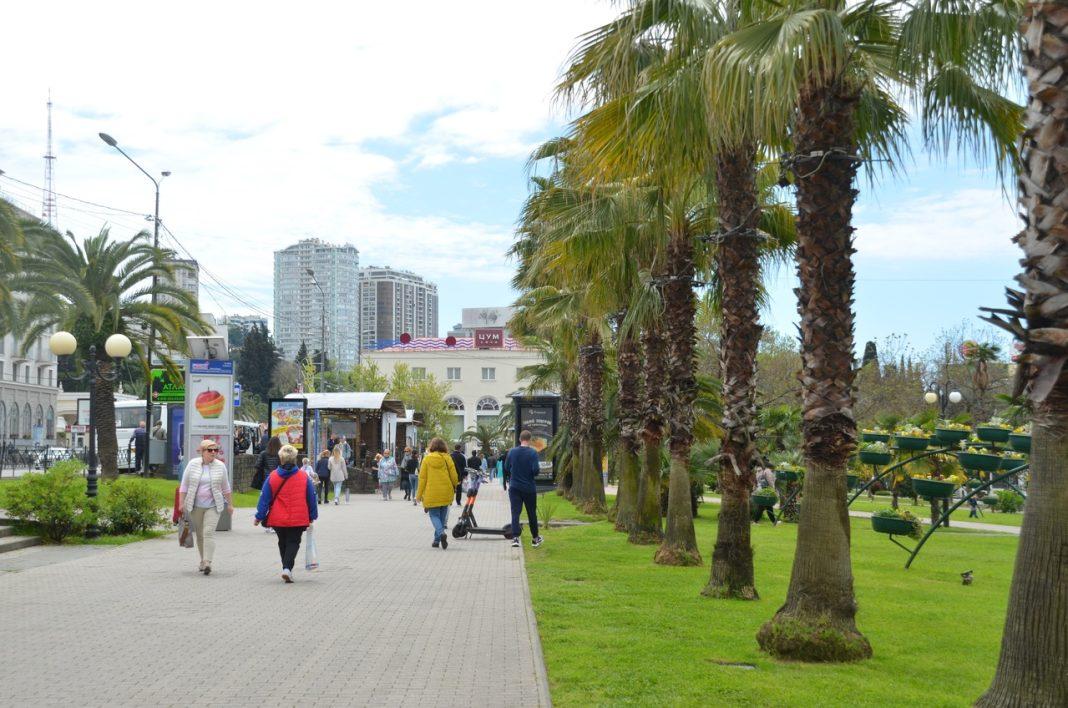 И 50 рублей ощутимо: Туристы в Сочи стали заметно экономить на отдыхе