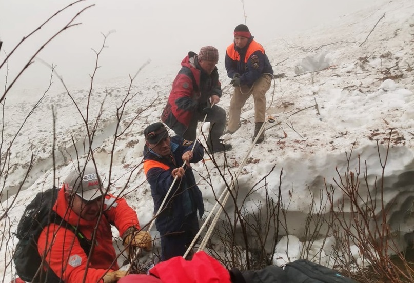 В горах Сочи турист из Санкт-Петербурга покалечился, пытаясь сделать селфи