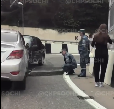 Навигатор попутал: в Сочи водитель устроил ДТП, выехав на встречку