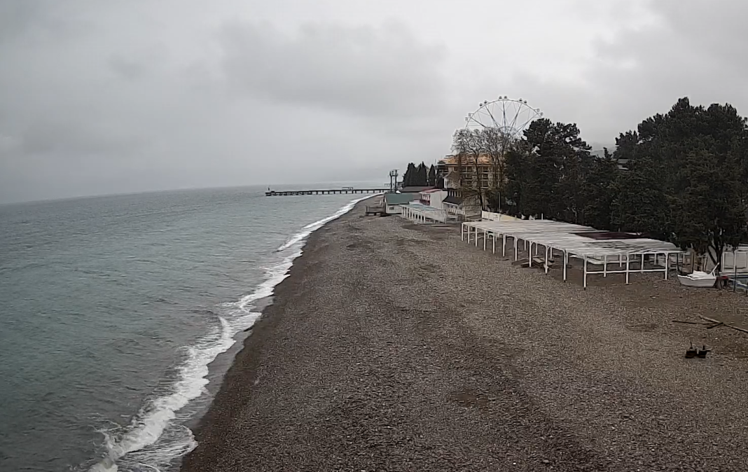 Где туристы? Полупустые набережные в Сочи показали на видео