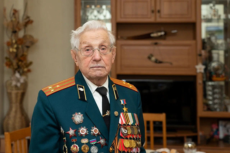 В Сочи поздравляют ветеранов с 77-й годовщиной Великой Победы 3