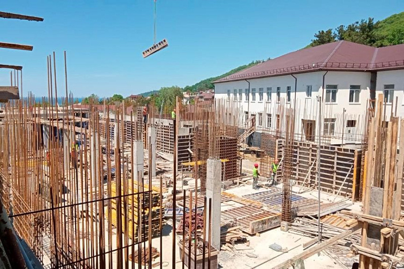 В Сочи построят еще школу и детсады по нацпроектам