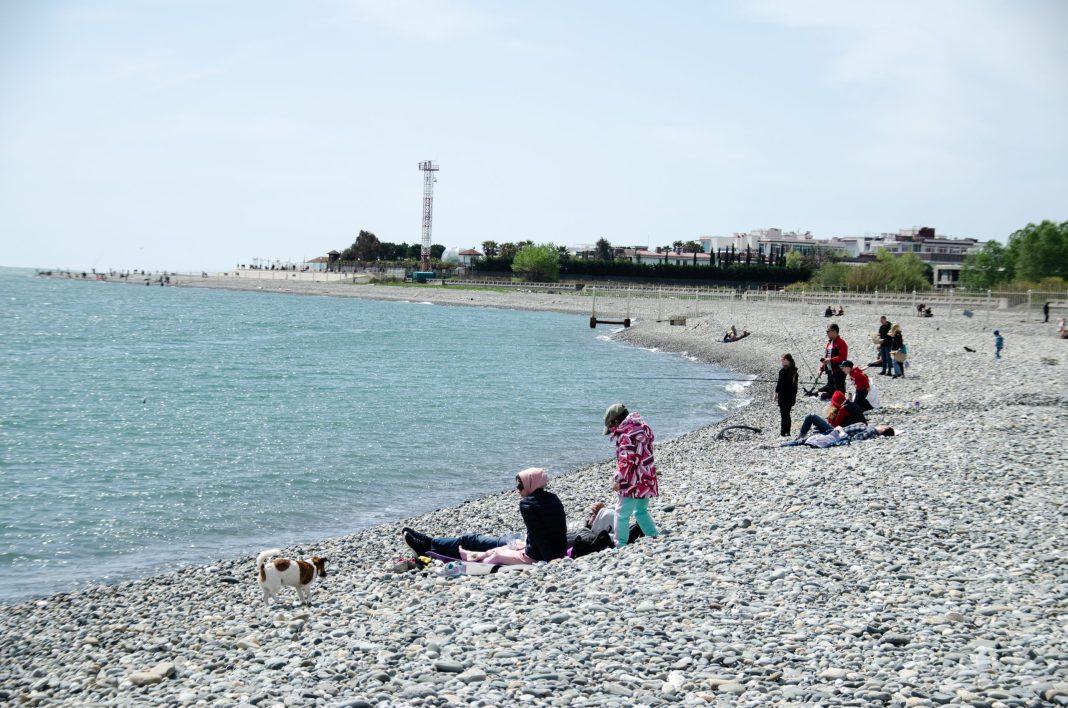 Сочи стал аутсайдером по температуре морской воды