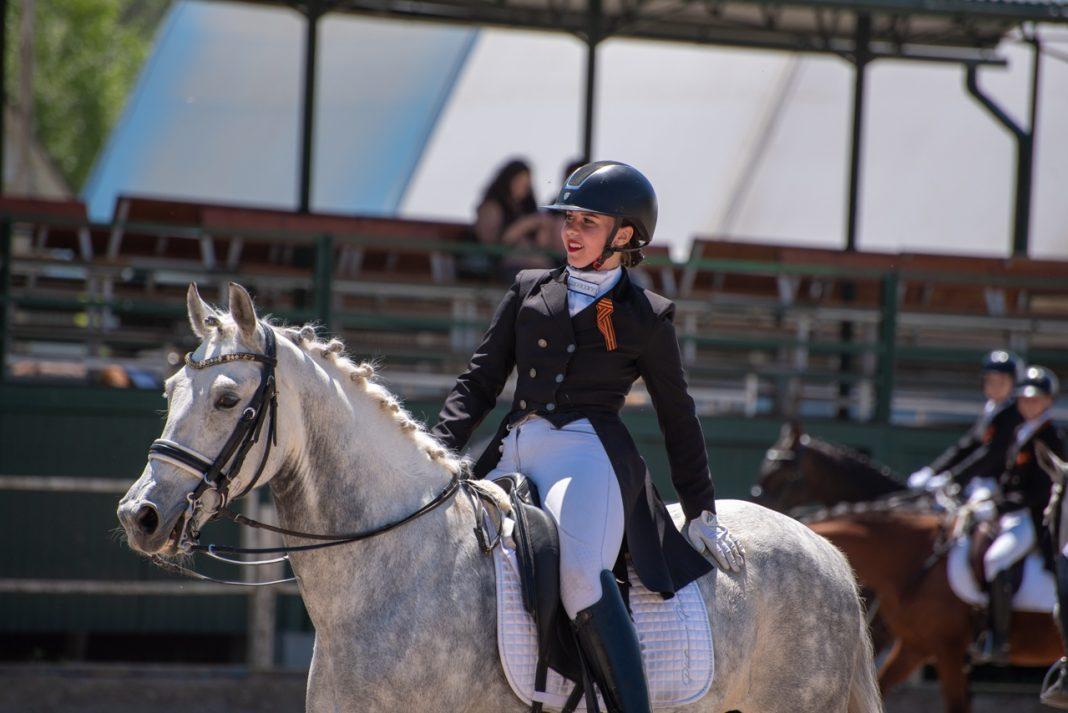 Посмотрите фото: в Сочи завершились соревнования по конному спорту