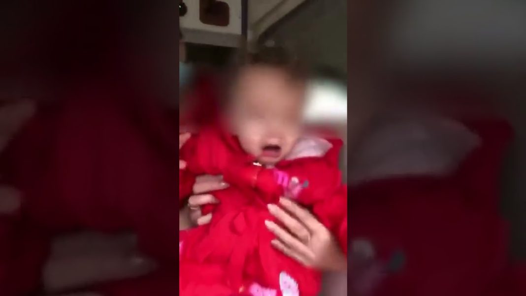 В Сочи нашли мать четырех малышей, оставленных на детской площадке