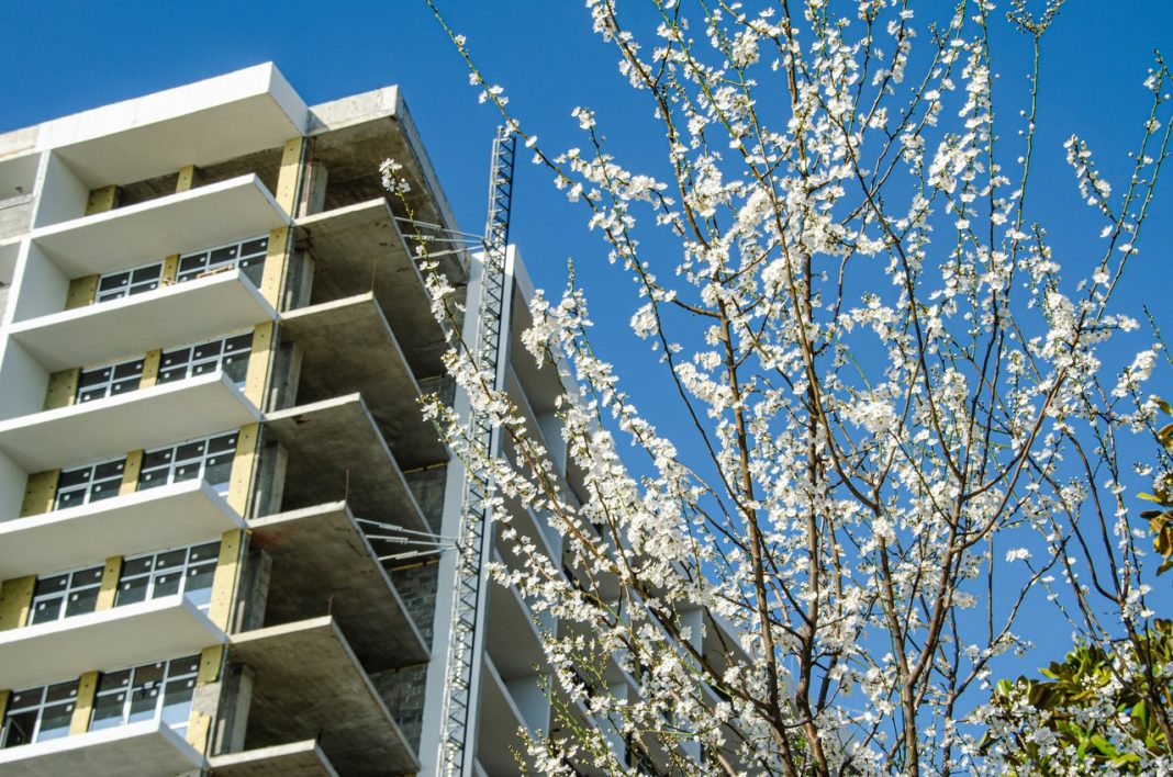 С 1 мая ставка по льготной ипотеке снижается до 9 процентов