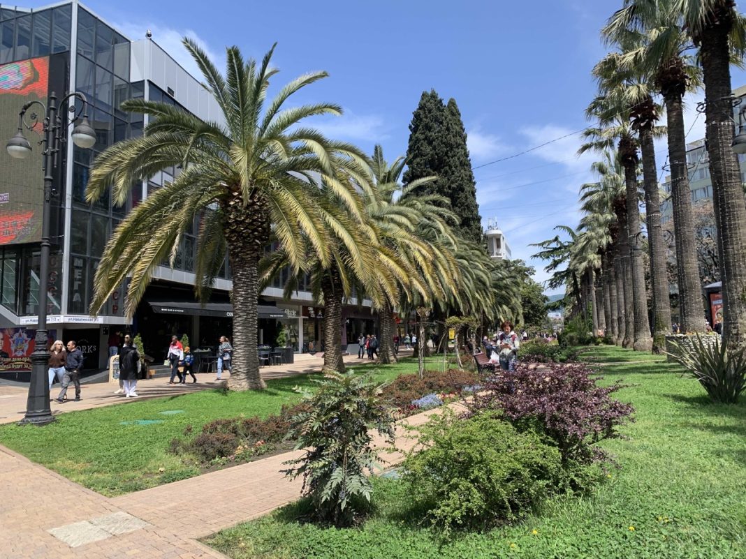 Трое суток в пути: россиянин рассказал о долгой дороге в Сочи