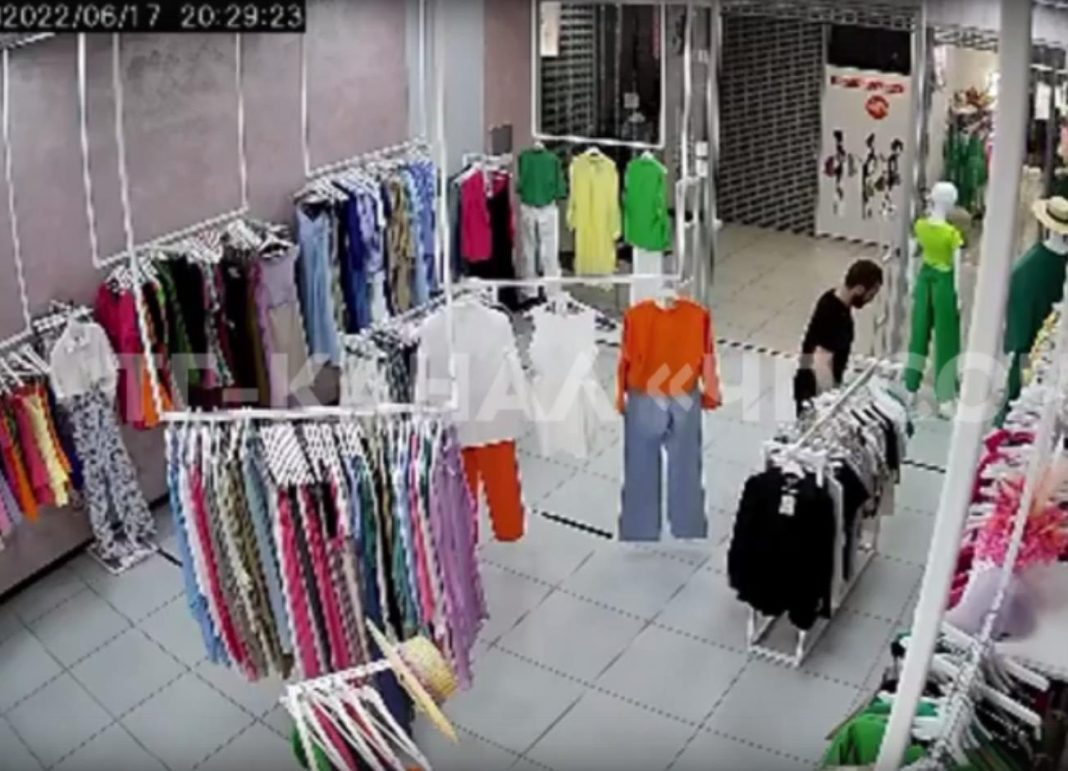 В Сочи мужчина украл сумочку для любимой