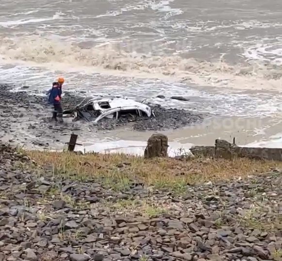 В Сочи нашли тело второй женщины из утонувшего автомобиля