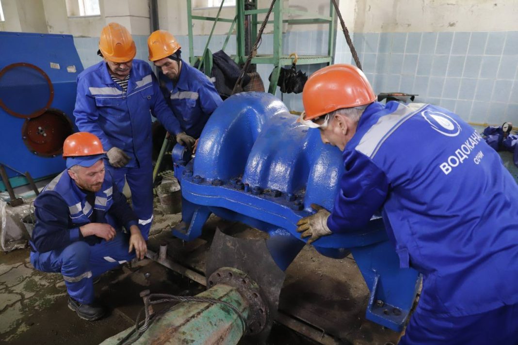 В Сочи частично восстановили подачу воды в пострадавшие от аварии районы