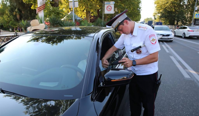 Всем выйти из тени: в Сочи устроили охоту на тонированные авто