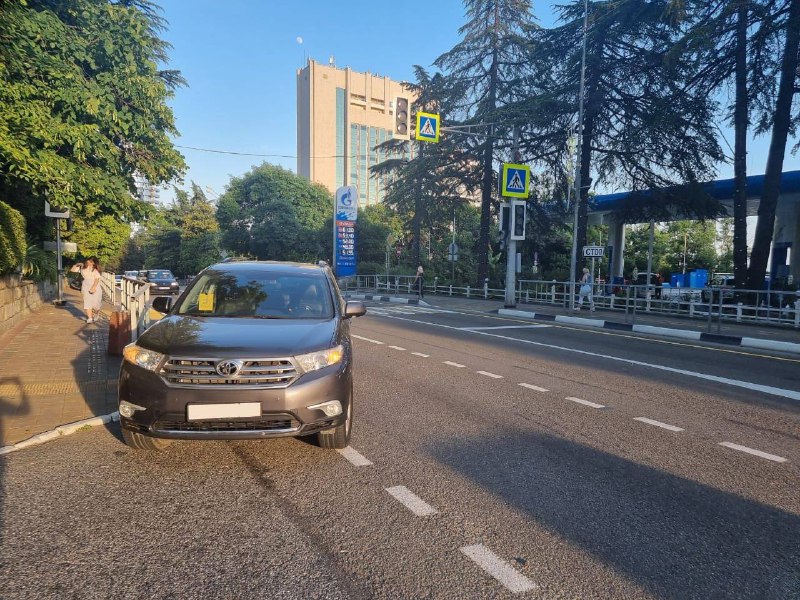 В Сочи пенсионер на «Тойоте» сбил коляску с ребенком