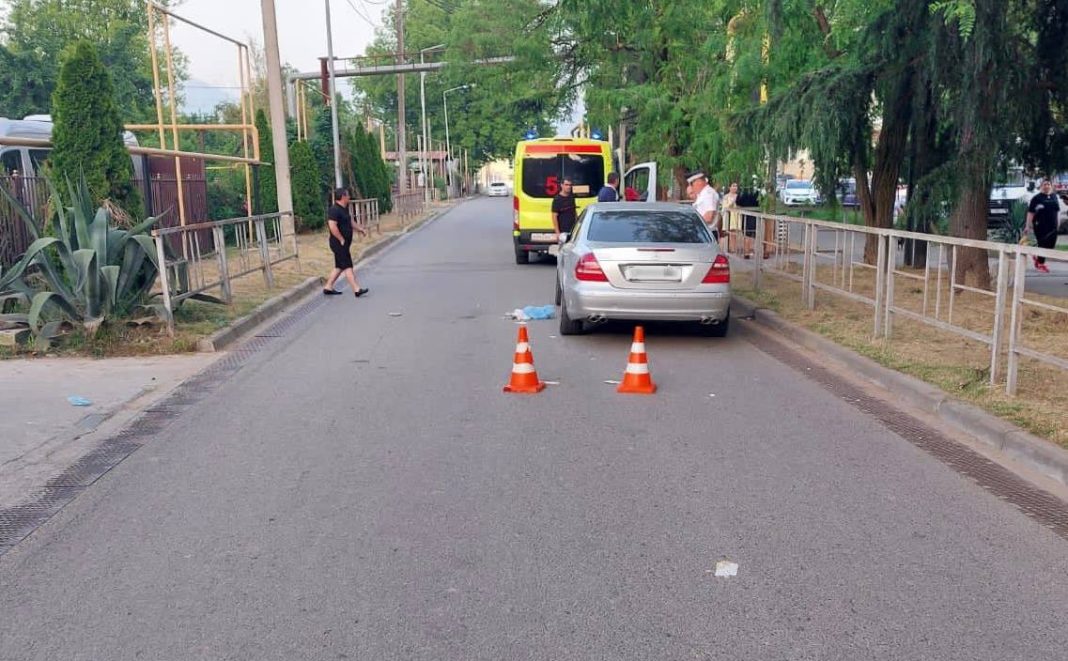 В Сочи подросток угодил под колеса «Мерседеса»