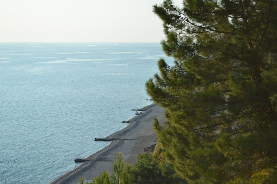 Нужны бассейны с хлоркой, то вам не сюда: туристка раскритиковала ругающих Абхазию россиян