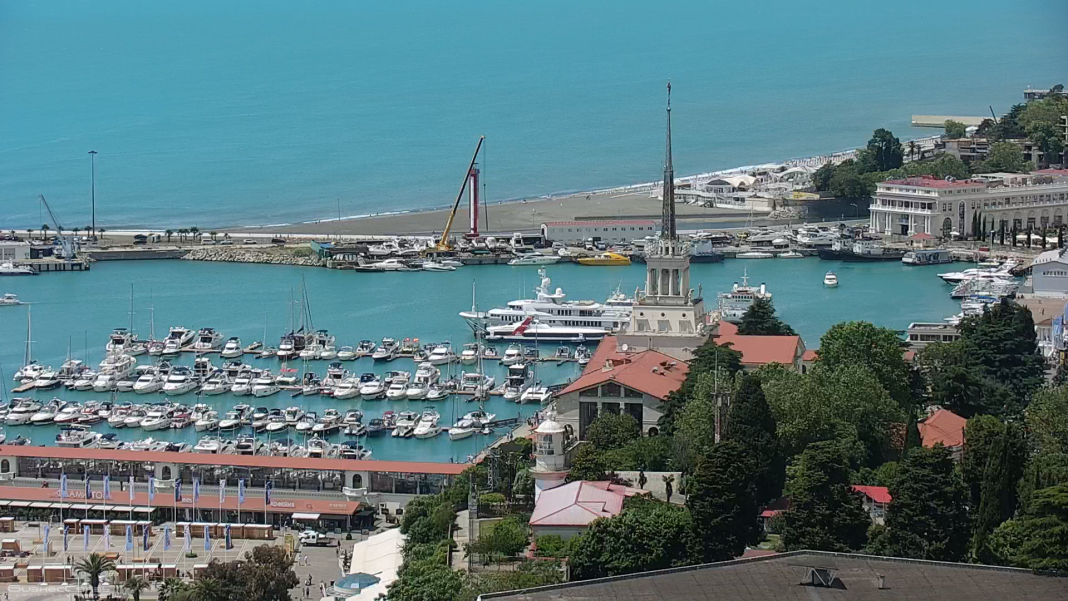 Смотрите, какое море, как на Мальдивах: в Сочи всех восхитил цвет воды