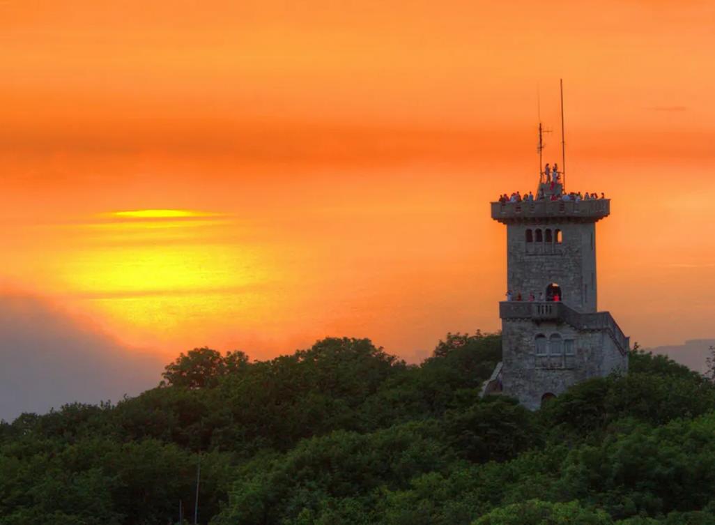 В Сочи рассмотрят запрет на проезд к башне на Ахуне