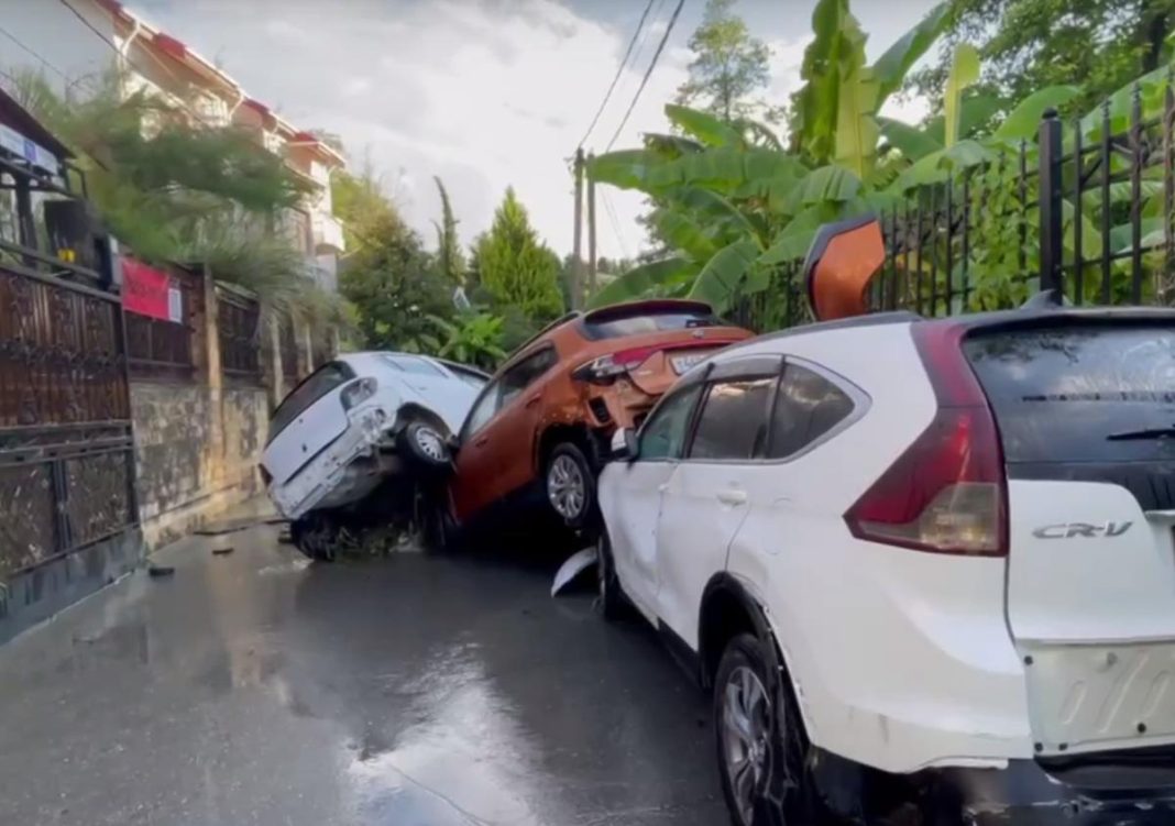 Пострадавшие от подтопления в Сочи автомобилисты получат 100 тысяч рублей