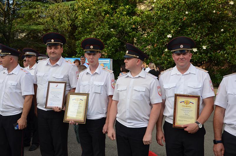 В Сочи поздравили сотрудников ГАИ с профессиональным праздником