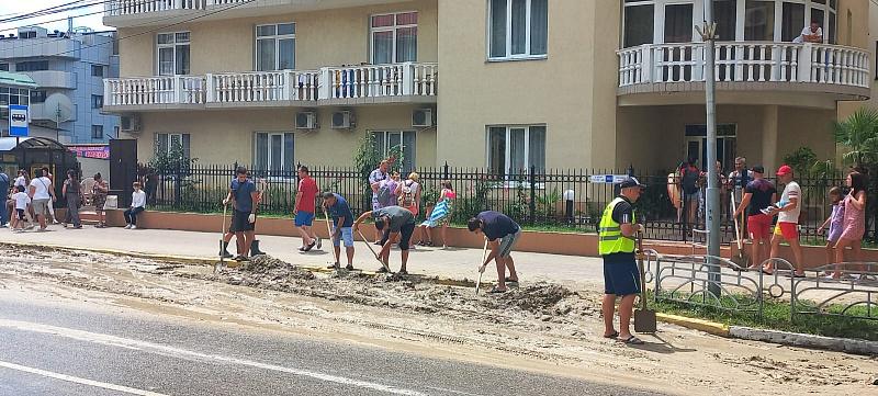 Мэру Сочи доложили об обстановке на курорте