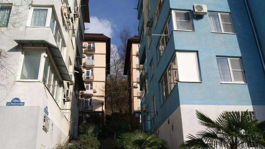 У сибиряков снизился интерес к квартирам в Сочи почти в половину