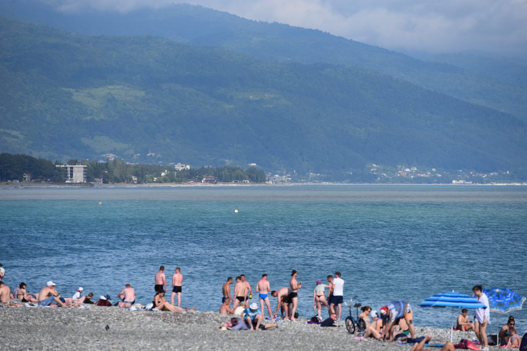 Жители и гости Сочи смогут пожаловаться на работу пляжей