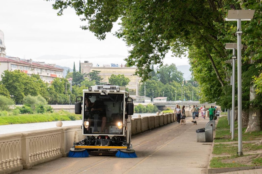 Мэр Сочи поручил поддерживать образцовый порядок на курорте