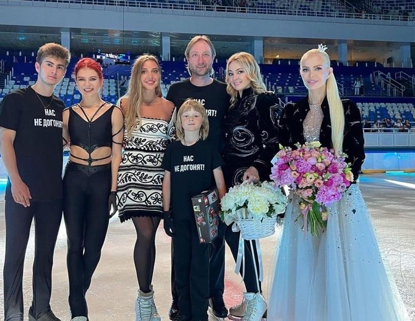 Плющенко после 8-ми лет перерыва выступил на арене «Айсберг» в Сочи