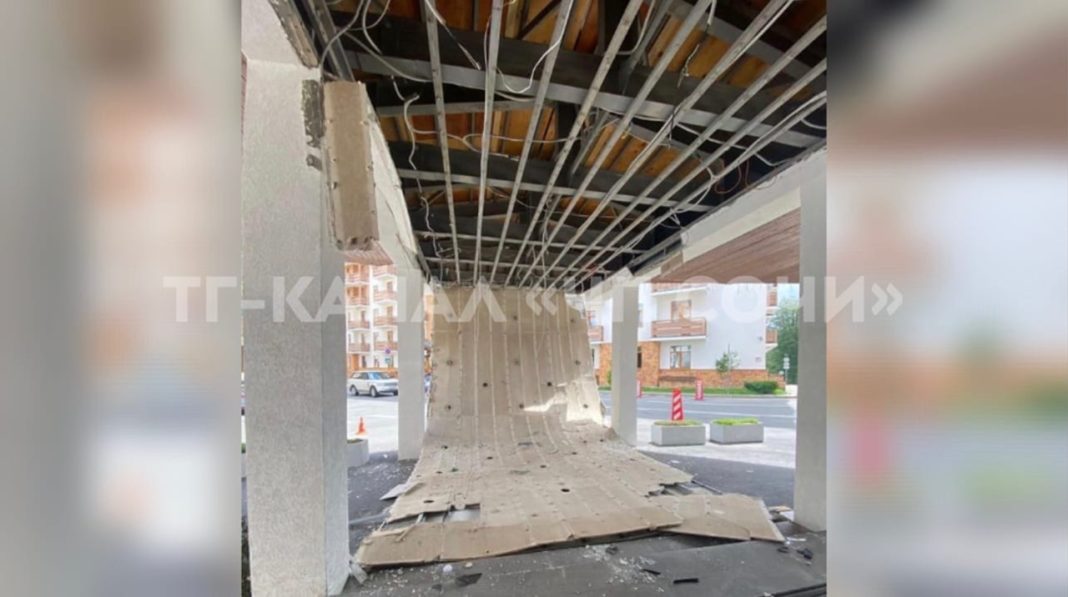 В горах Сочи рухнул потолок отеля (Видео)