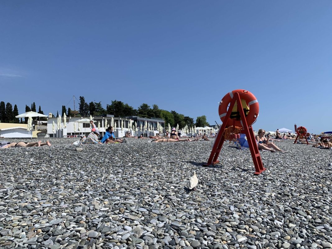 Стало известно, как залповые ливни повлияли на турпоток в Сочи