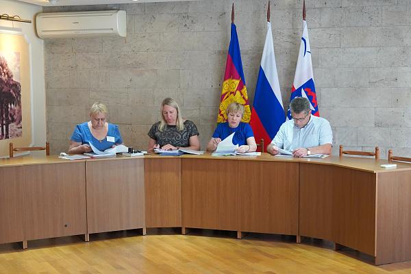 В Сочи сформированы рабочие группы по предстоящим выборам в ЗСК