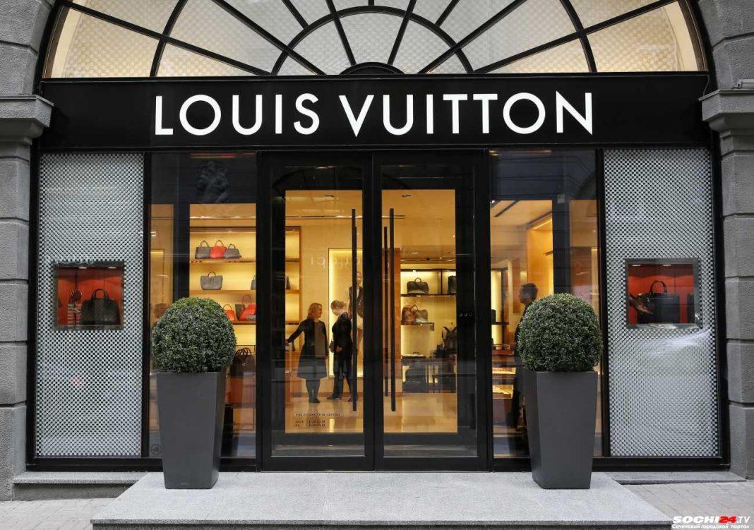Суд наказал бизнесмена за продажу поддельной одежды Louis Vuitton в торговом центре Сочи