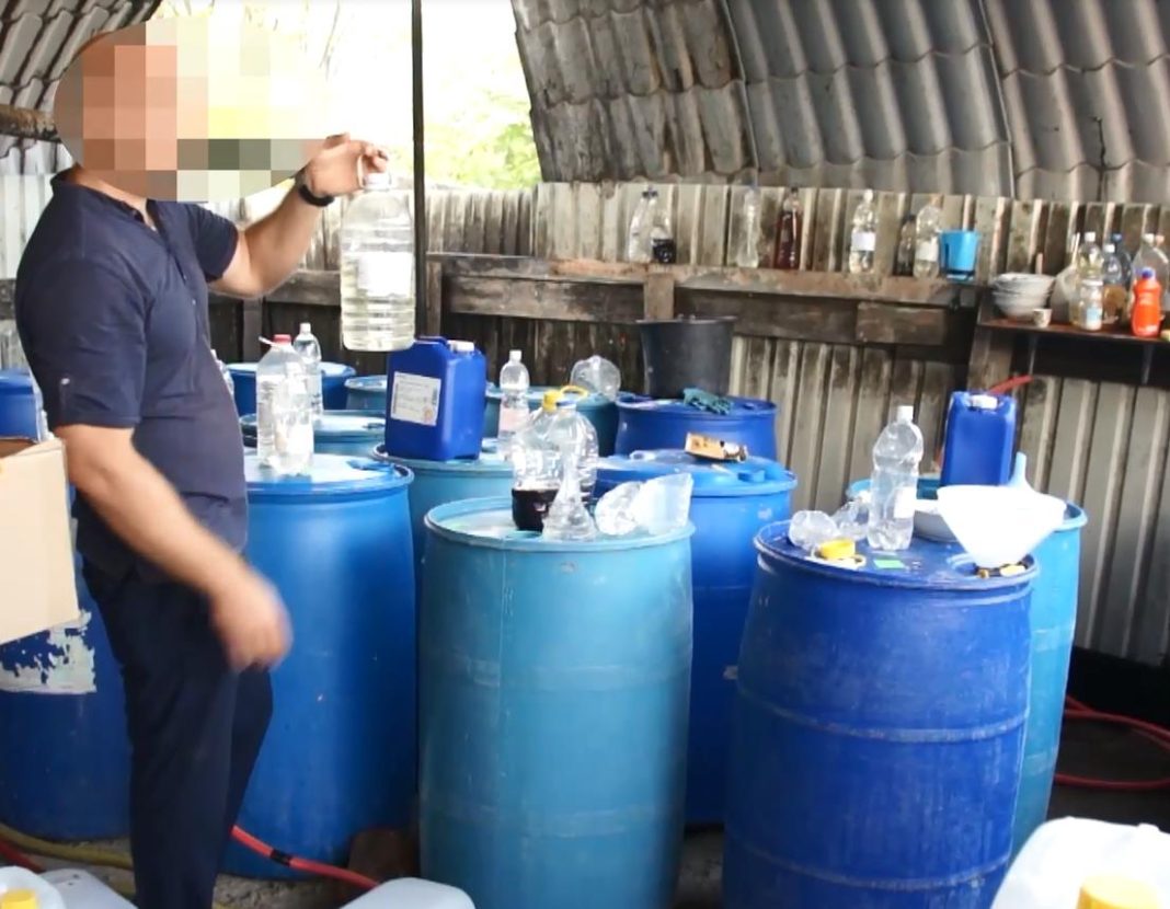 В Сочи накрыли склад с 25 тоннами опасной «бормотухи»