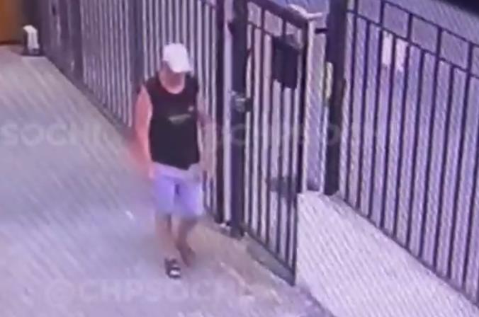 Жители Сочи предупреждают об извращенце