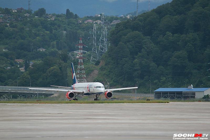 В Сочи в воздухе развернули самолёт с тюменцами на борту