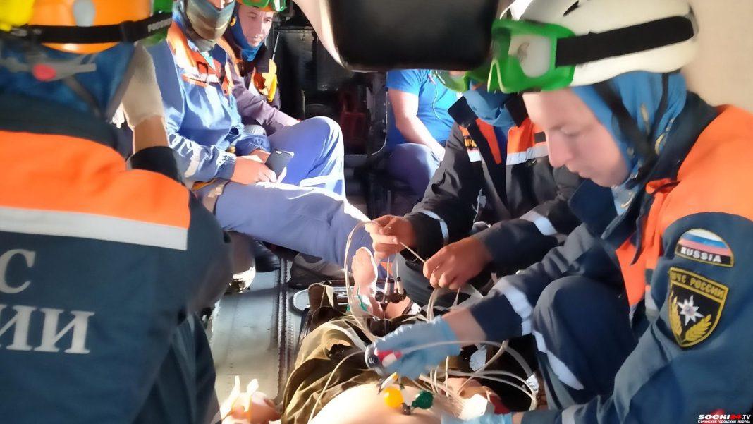 В горах Сочи экстренно эвакуировали туриста. У него случился инфаркт