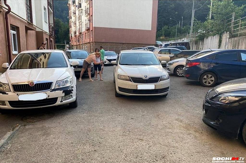 В Сочи водитель иномарки сбил 13-летнего подростка