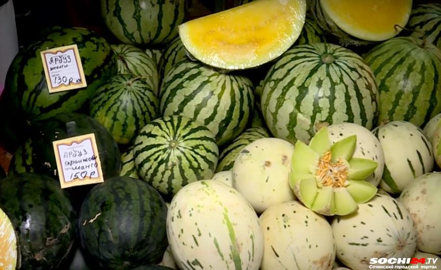 Россиянам рассказали, почему не стоит злоупотреблять арбузами